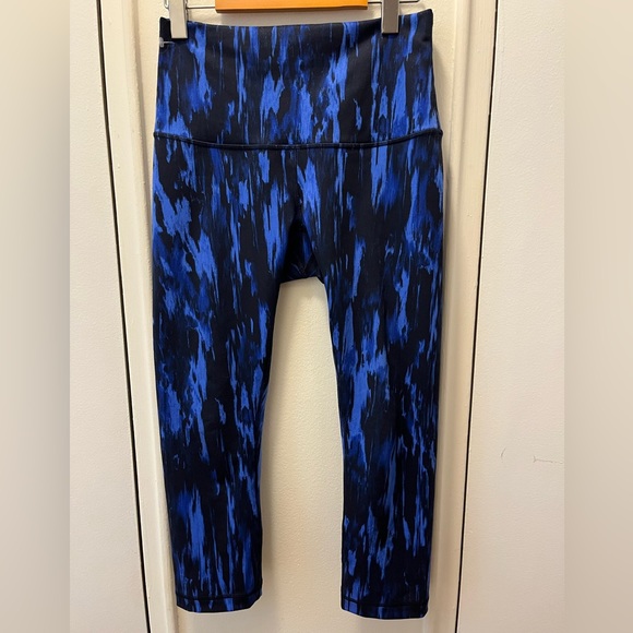 Lululemon Wunder Under Crop - Picture 1 of 5